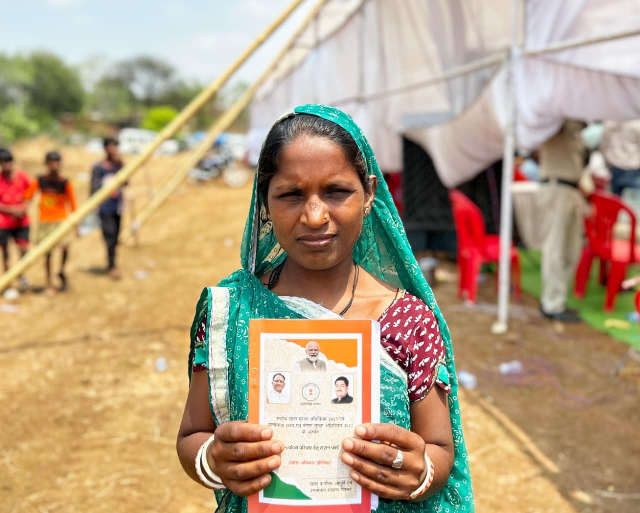 सुशासन तिहार में अंजनी साहू की समस्या का हुआ त्वरित समाधान, मिला नवीन राशनकार्ड...