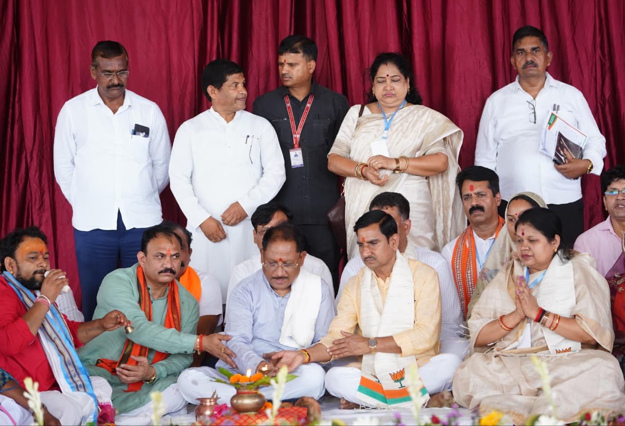 मुख्यमंत्री विष्णु देव साय ने जांजगीर-चांपा जिले में 295 करोड़ रुपये से अधिक के 341 विकास कार्यों का किया लोकार्पण एवं भूमिपूजन...