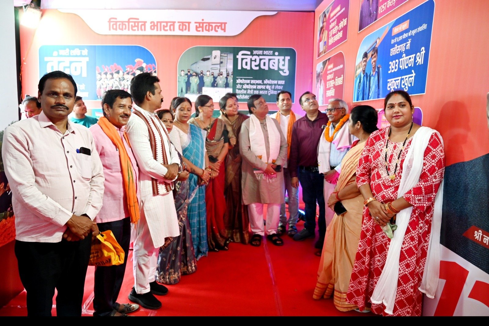 प्रधानमंत्री नरेंद्र मोदी के नेतृत्व में 12 वर्ष विश्वास के, विकास के, जनकल्याण के पूर्ण होने पर जिले में तीन दिवसीय फोटो प्रदर्शनी का हुआ शुभारंभ...