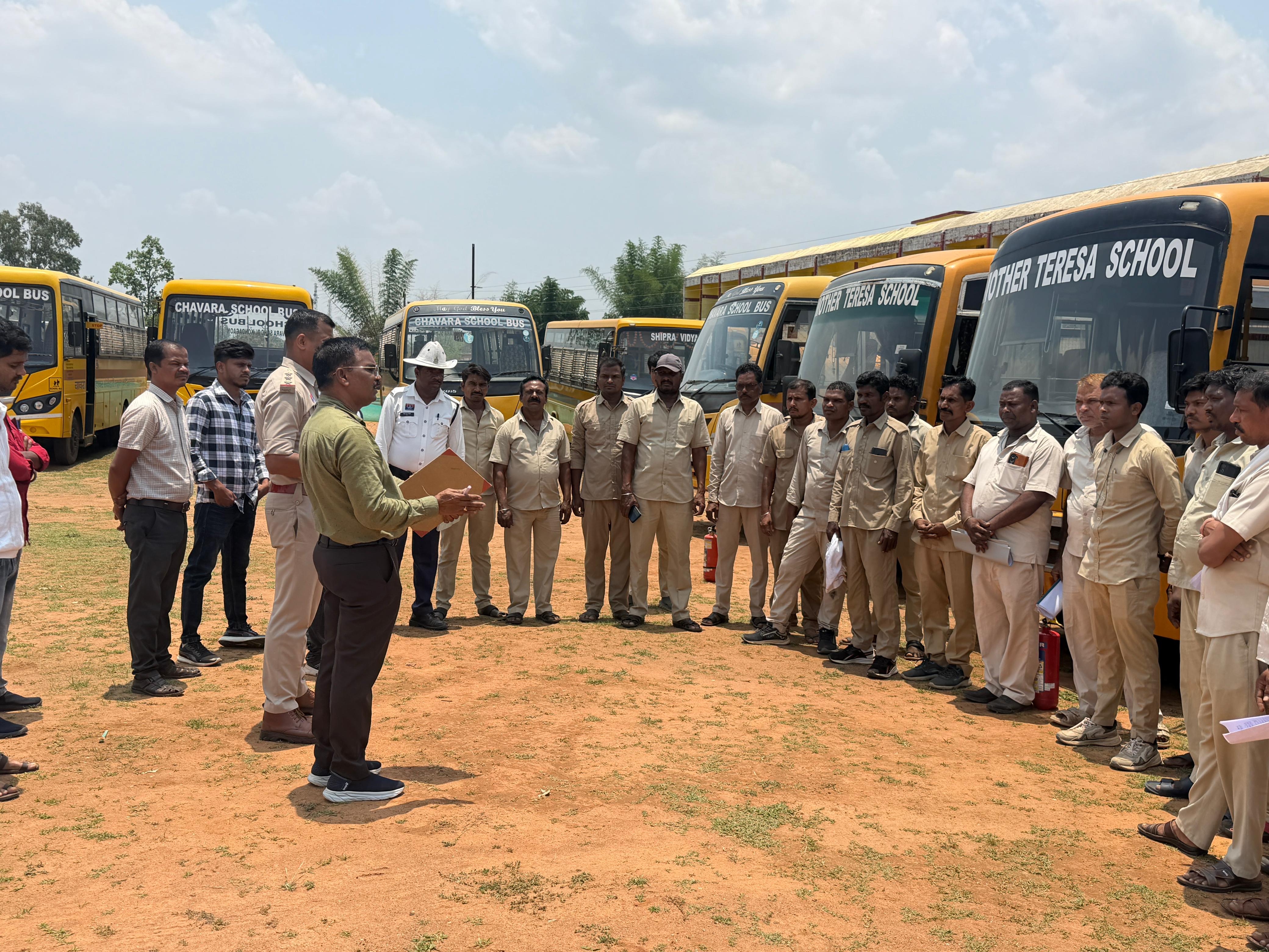 स्कूली बच्चों के सुरक्षा सुनिश्चित करने परिवहन विभाग ने 28 स्कूल बसों का किया भौतिक निरीक्षण, 7 वाहनों में मिलीं सामान्य कमियां