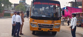 स्कूली छात्र-छात्राओं की सुरक्षा के दृष्टिगत महराजगंज यातायात पुलिस की बड़ी कार्रवाई; स्कूल बसों की हुई सघन चेकिंग