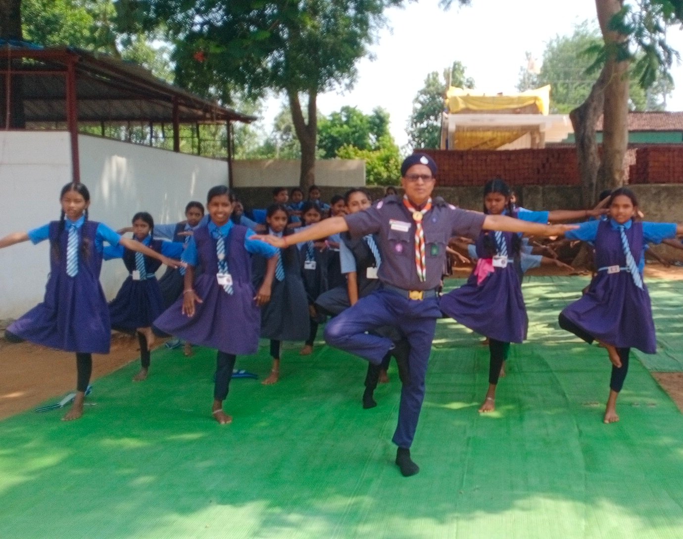 शासकीय उच्च प्राथमिक शाला डोंगरीपारा में उत्साहपूर्वक मनाया गया अंतर्राष्ट्रीय योग दिवस