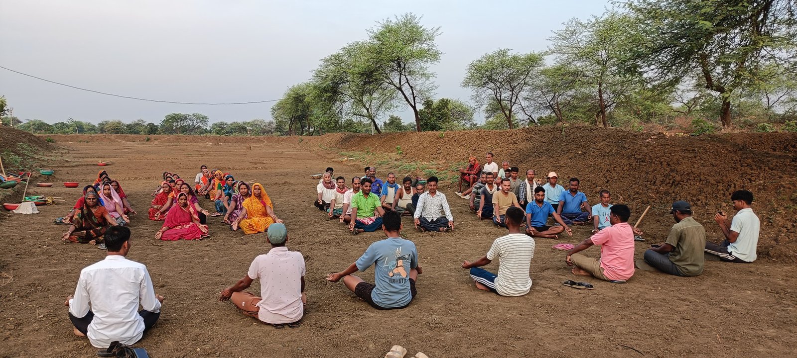 अमृत सरोवरों में उत्साहपूर्वक मनाया गया अंतर्राष्ट्रीय योग दिवस, योग के साथ जल संरक्षण एवं ग्रामीण विकास योजनाओं का दिया गया संदेश...