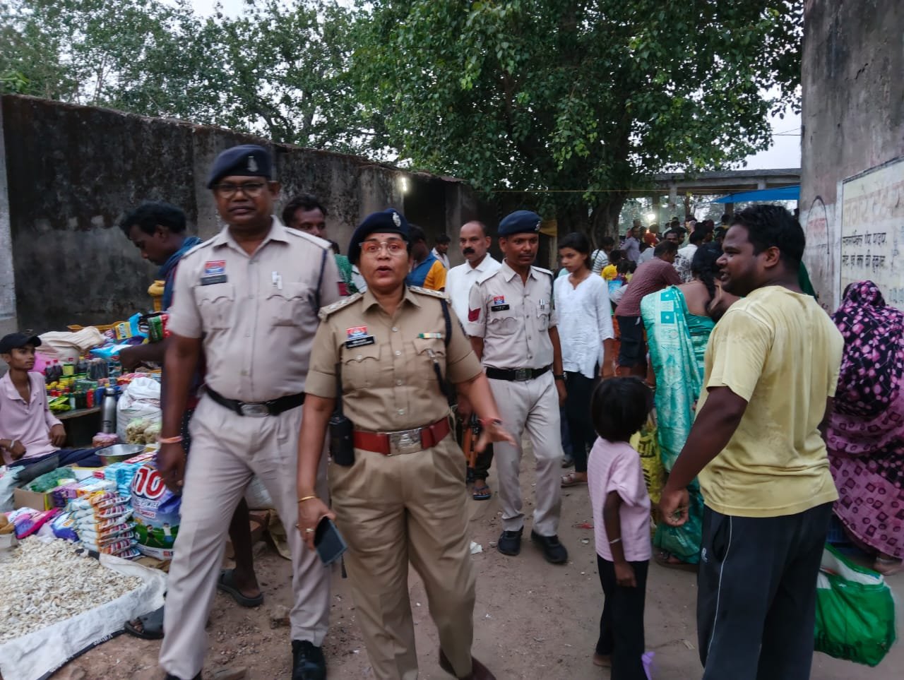Anp News  ग्राम चोरिया में पुलिस का जनजागरूकता अभियान, नए कानूनों और नशामुक्ति का दिया संदेश