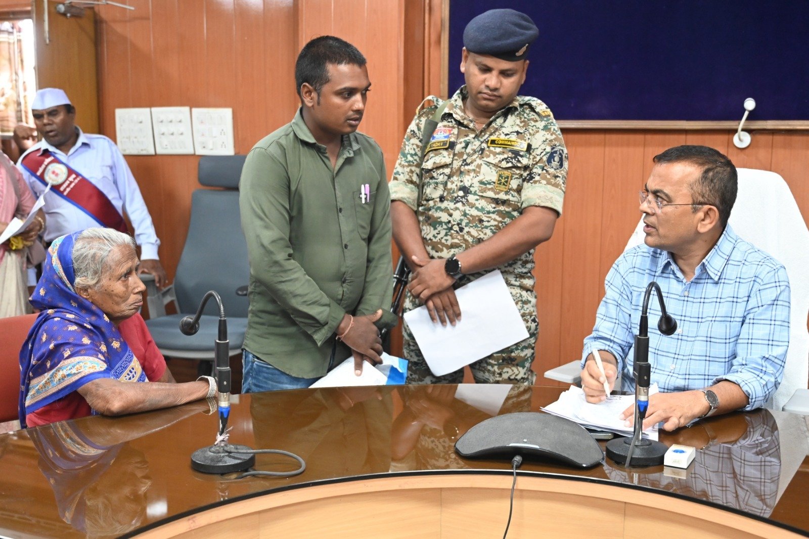 जनदर्शन में कलेक्टर ने सुनी आमजनों की मांग एवं समस्याएं, कुल 46 आवेदन हुए प्राप्त...