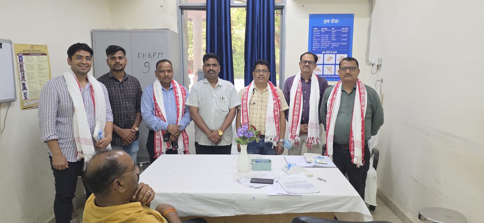 सोनांचल एकेडमी के संचालक जनार्दन श्रीवास एवं गोविंद श्याम ने जिले के विशेषज्ञ चिकित्सकों का किया सम्मान