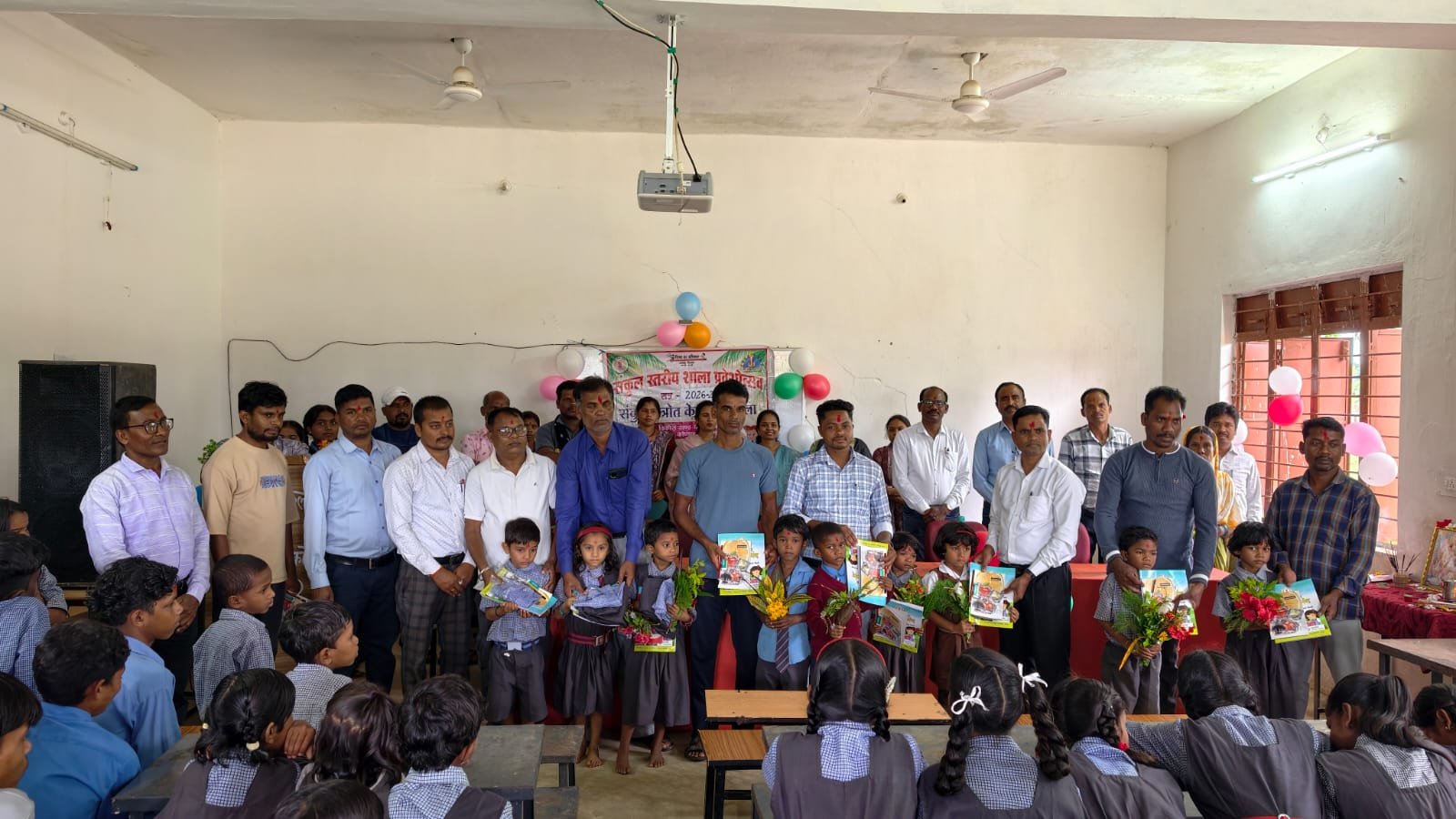 संकुल केंद्र कमेला में शाला प्रवेश उत्सव उत्साहपूर्वक संपन्न, नवप्रवेशी बच्चों का हुआ भव्य स्वागत