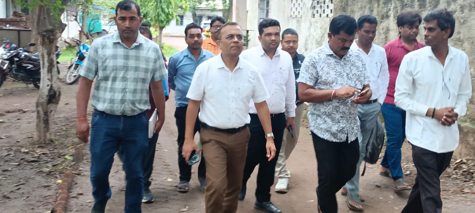 कलेक्टर ने सिवनी स्थित कोसा कारखाना एवं ककून बैंक का किया निरीक्षण...