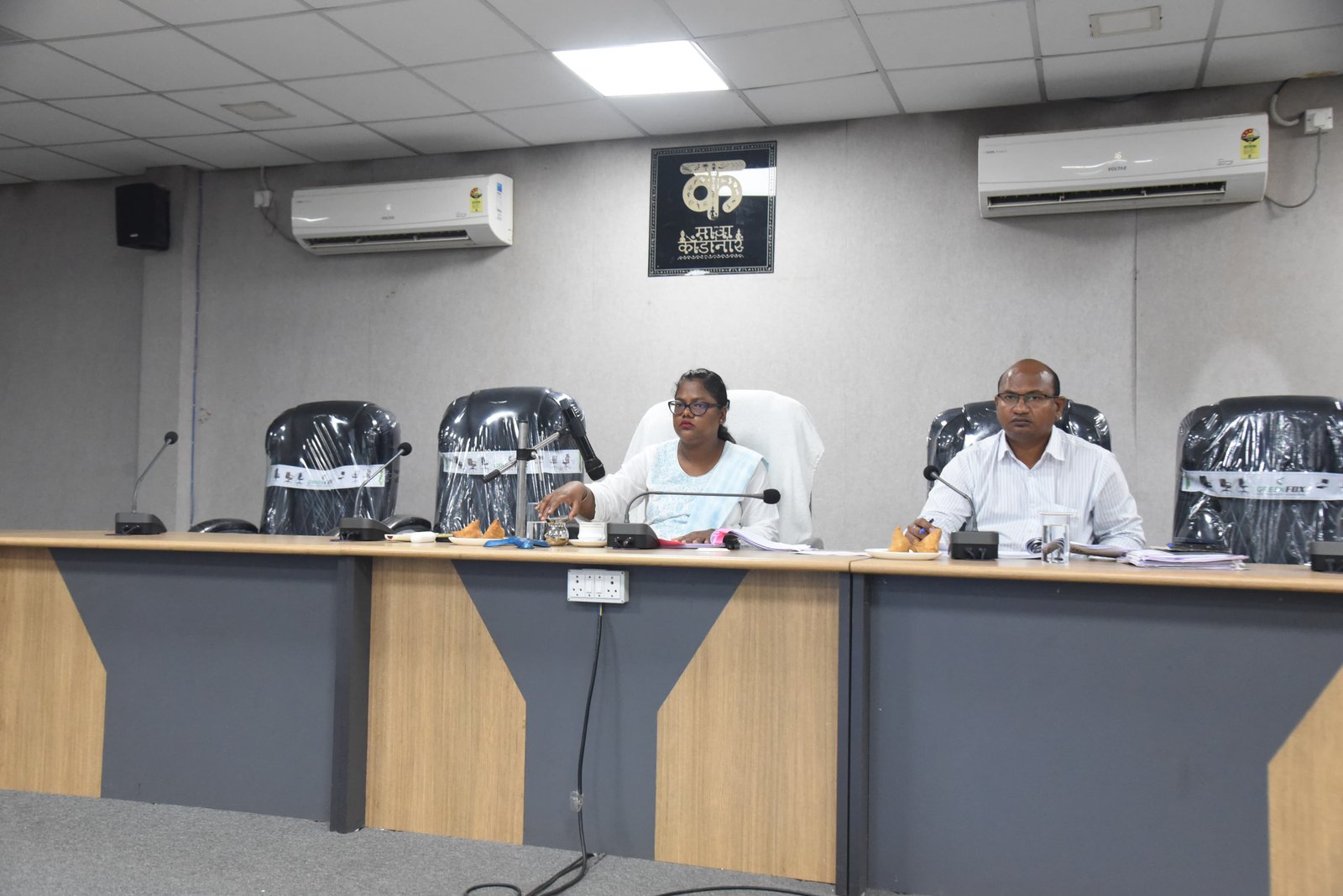 कलेक्टर ने राजस्व व कृषि विभाग की समीक्षा बैठक ली, शत-प्रतिशत एग्रीस्टैक पंजीयन और लंबित प्रकरणों के त्वरित निराकरण के दिए निर्देश