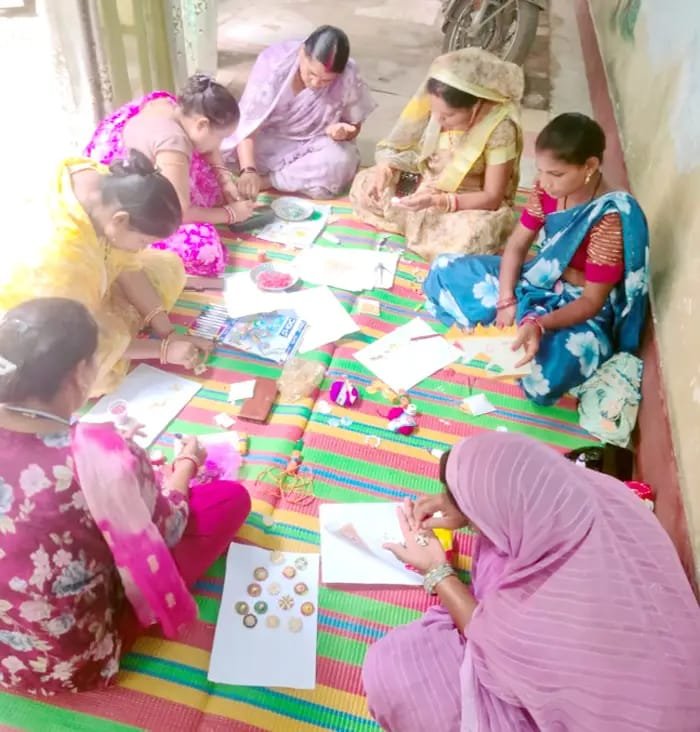 रक्षाबंधन पर हरियाली का संदेश: रायगढ़ की दीदियों ने बनाई बीज राखियां, पौधे बनेंगे रिश्तों की पहचान