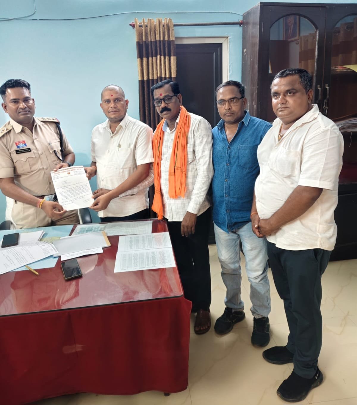 पूर्व विधायक छन्नी साहू ने की गाली गलौच, भाजपा ने लगाया आरोप,थाना प्रभारी को सौंपा ज्ञापन