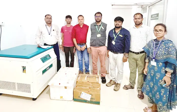 शिकायत के बाद बड़ी कार्रवाई: बिना लाइसेंस ब्लड कंपोनेंट निर्माण का खुलासा, सामग्री जब्त