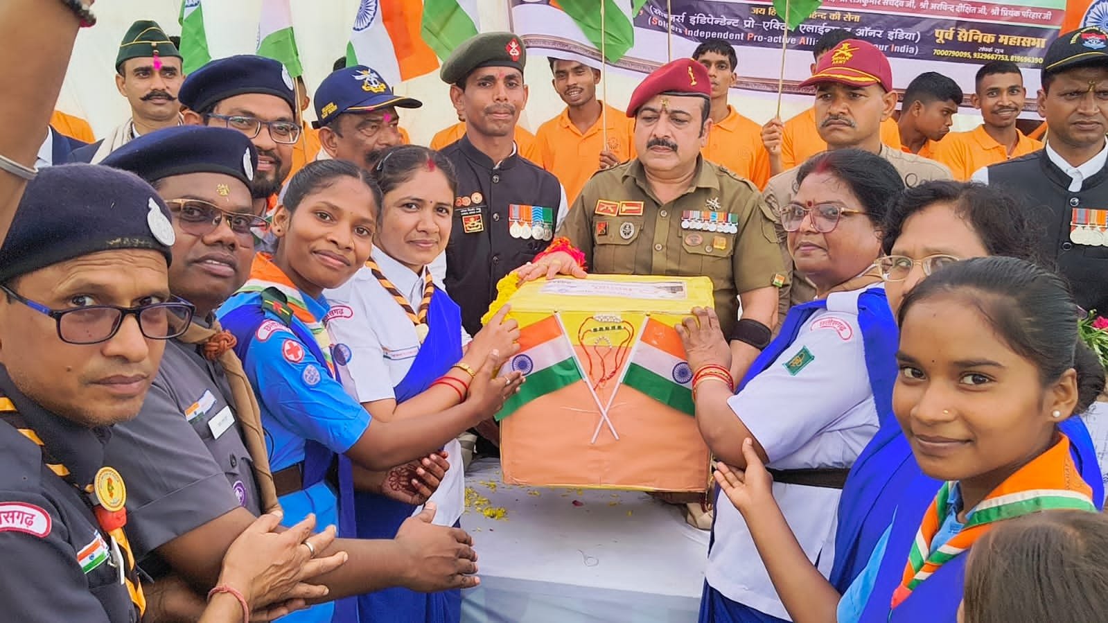 सीमा पर तैनात सैनिकों के लिए कोंडागांव से भेजे गए 1,250 रक्षा सूत्र, भारत स्काउट-गाइड का देशभक्ति अभियान
