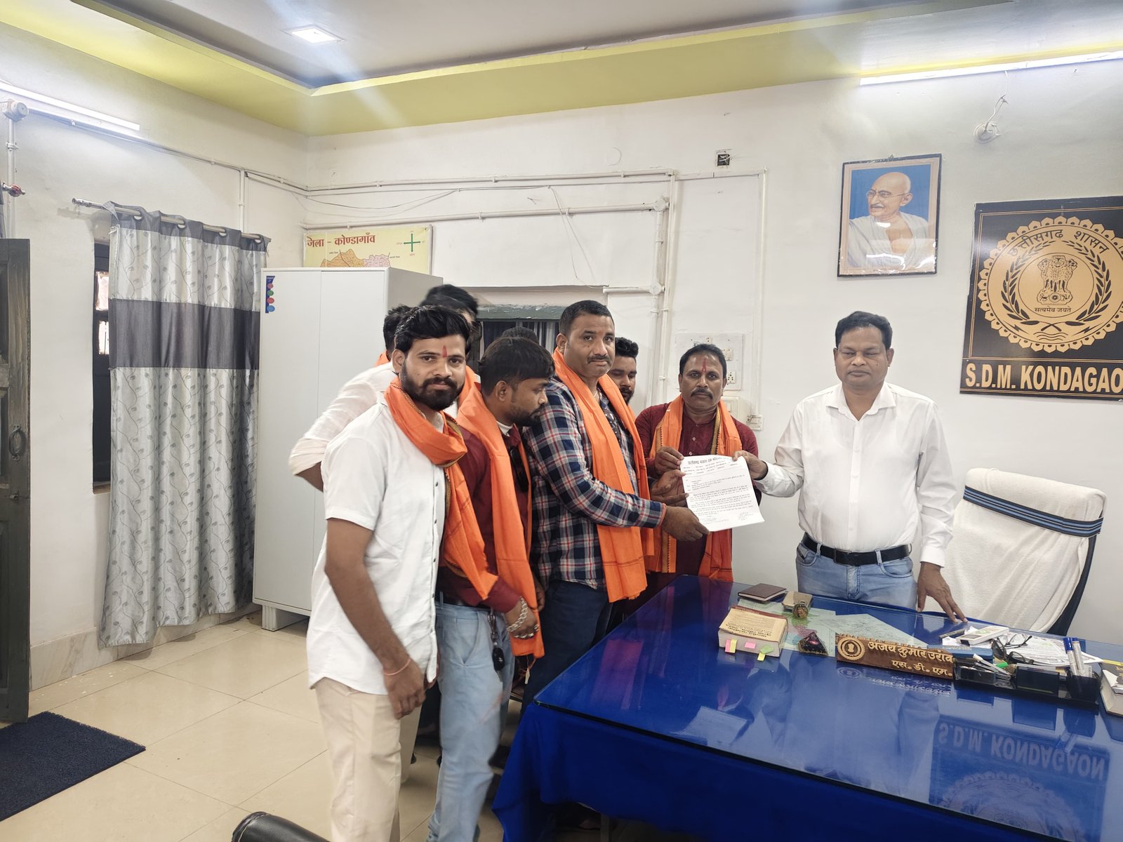 किसानों से खाद के नाम पर लूट, जिला अस्पताल की बदहाली और आवारा मवेशियों को लेकर छत्तीसगढ़ बजरंग दल ने SDM को सौंपा ज्ञापन