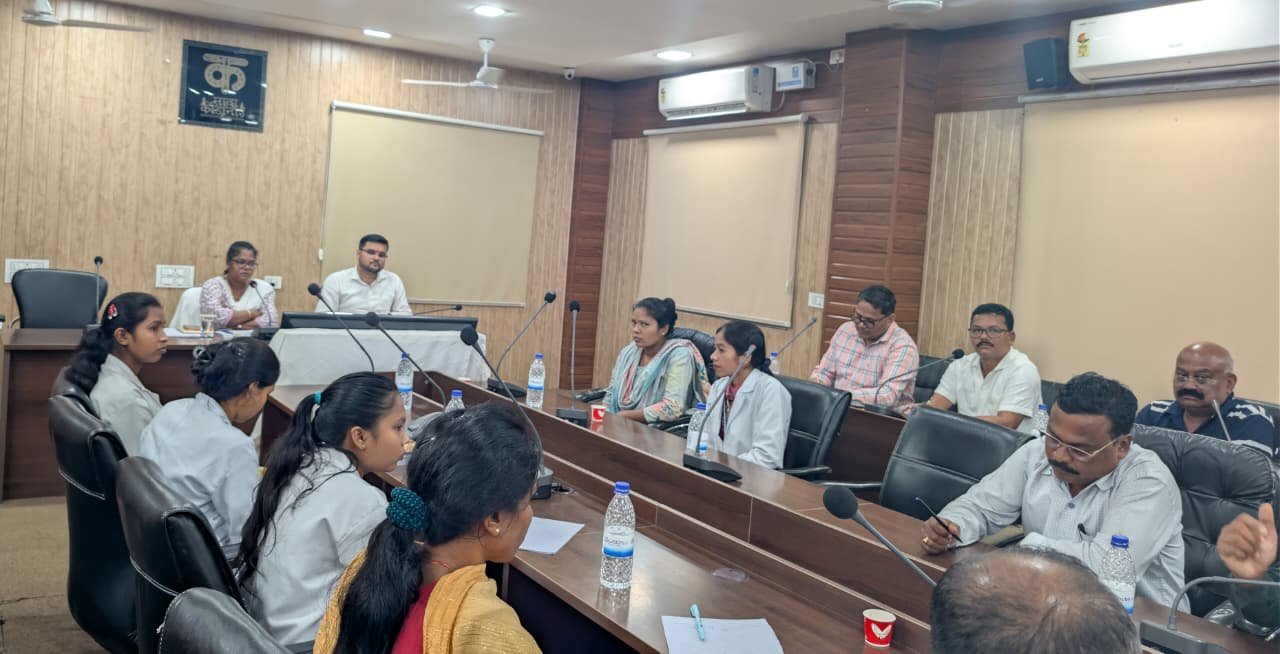 कलेक्टर ने की पोस्ट मैट्रिक छात्रवृत्ति के क्रियान्वयन की समीक्षा