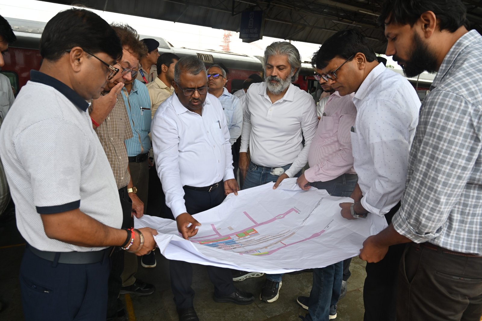 बिलासपुर स्टेशन के पुनर्विकास कार्यों का GM तरुण प्रकाश ने लिया जायजा