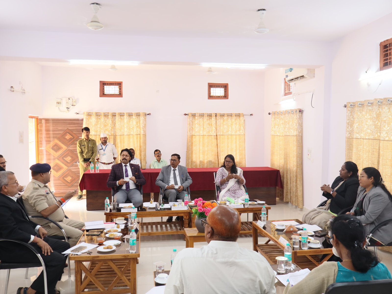 अंडर ट्रायल रिव्यू कमेटी की बैठक में बंदियों को राहत देने पर जोर, 12 सितंबर की नेशनल लोक अदालत में अधिक मामलों के निराकरण के निर्देश