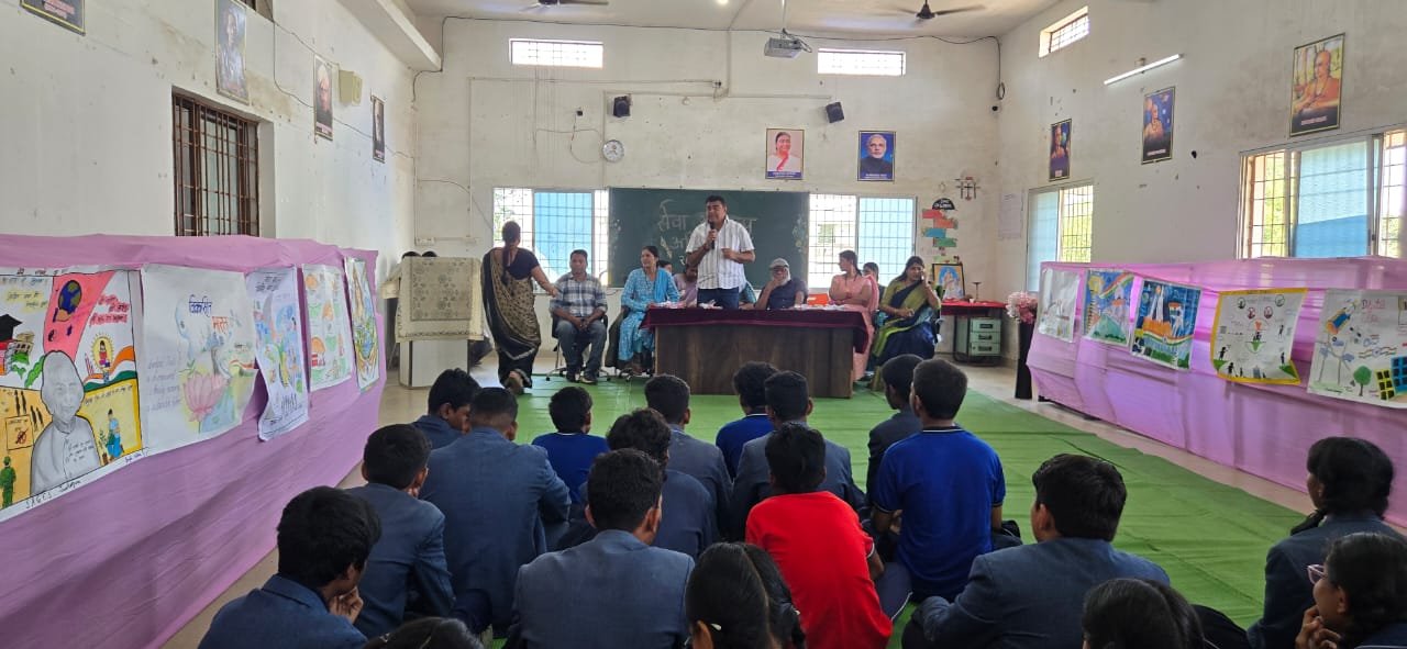 चित्रों और भाषणों में साकार हुआ विद्यार्थियों का ‘विकसित भारत’ का सपना, सेवा, स्वच्छता और राष्ट्र निर्माण का दिया संदेश