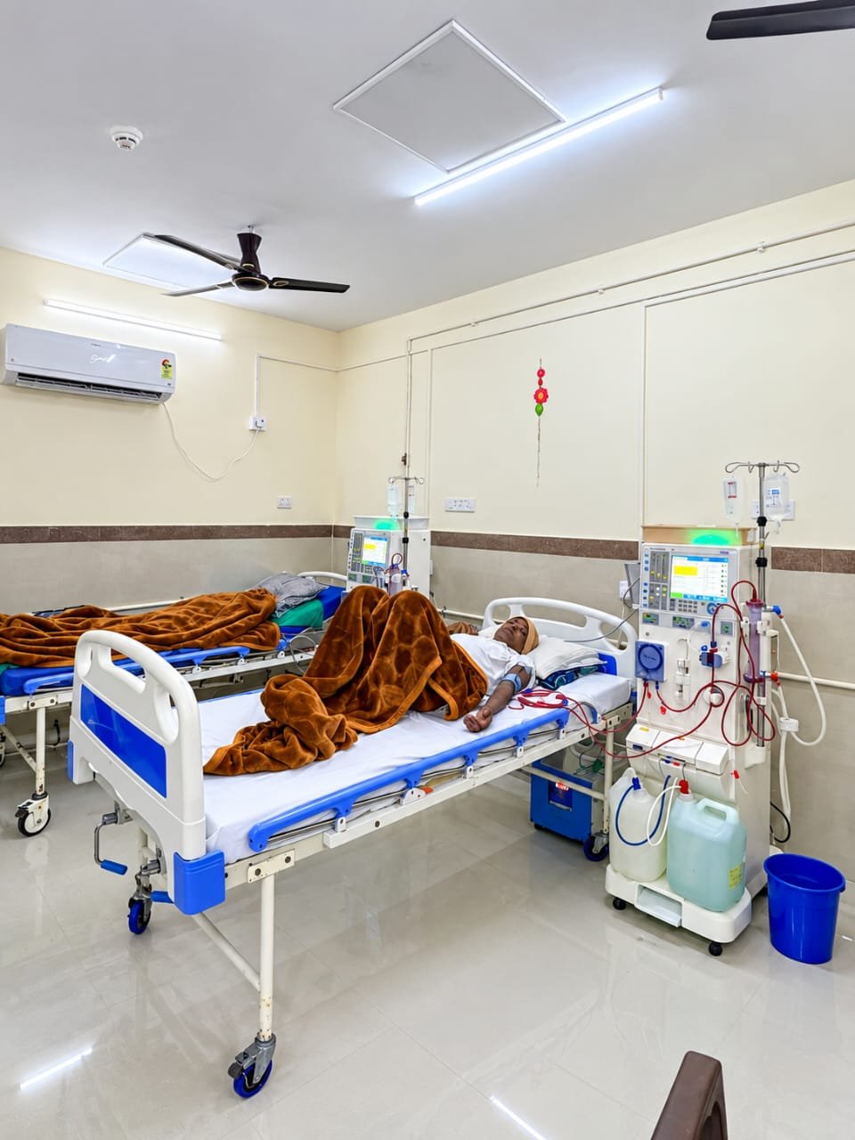 सक्ती में ही मिल रहा नियमित उपचार, दूर शहरों की यात्रा और खर्च से मिली राहत