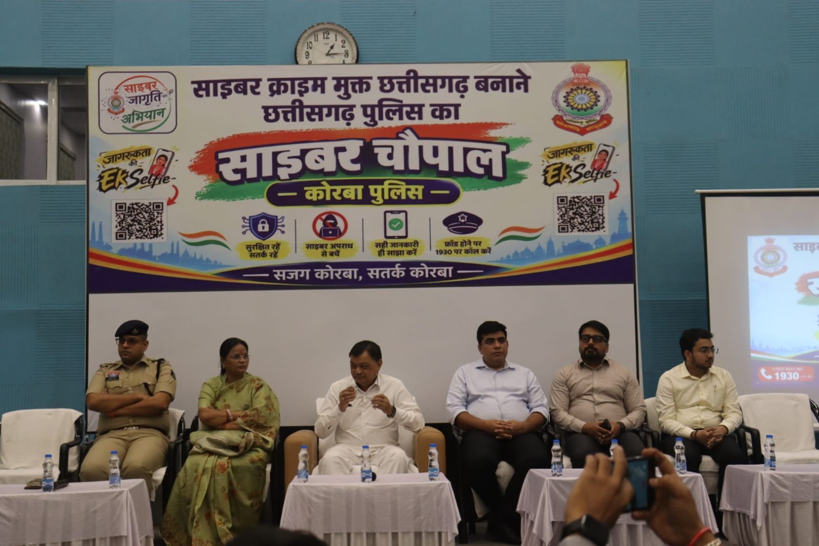 करतला में स्वच्छता अभियान के तहत जनप्रतिनिधियों और ग्रामीणों ने किया श्रमदान