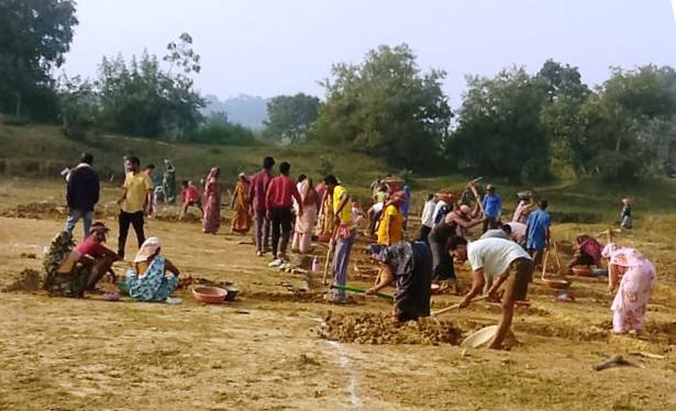 वीबी-जी राम जी योजना से संवर रहे गांव, स्थानीय श्रमिकों को मिल रहा रोजगार...