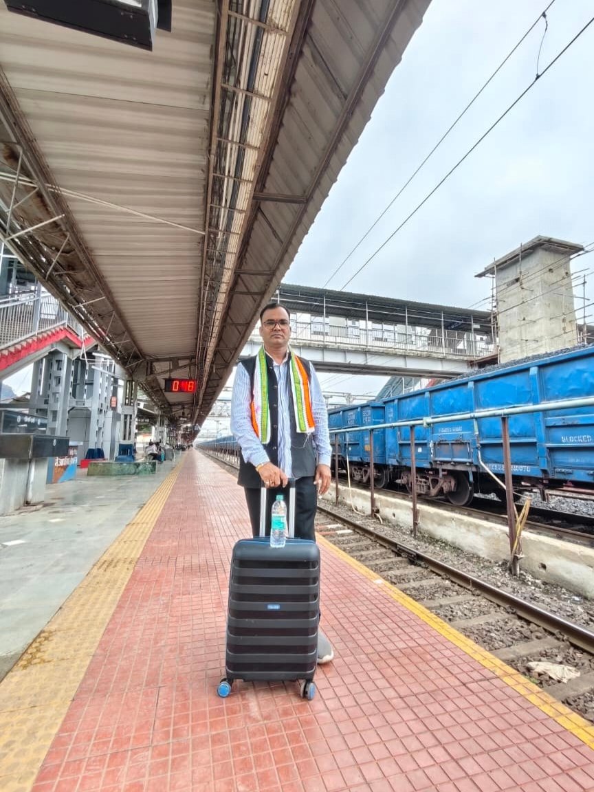 वोट चोर, गद्दी छोड़’ महारैली में शामिल होने दिल्ली रवाना हुए जिला कांग्रेस प्रवक्ता चुम्मन साहू